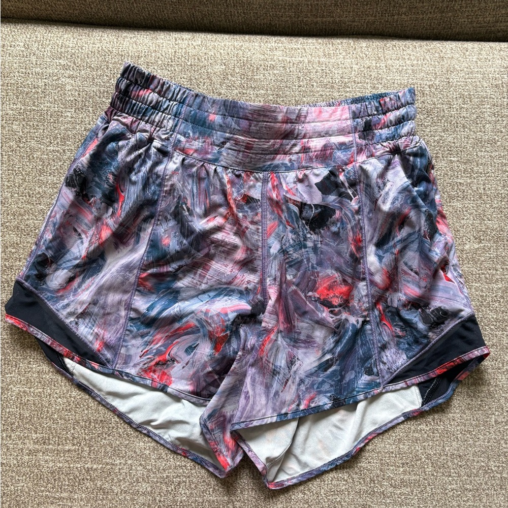 Lululemon Athletica Hotty Hot 4” HR Shorts